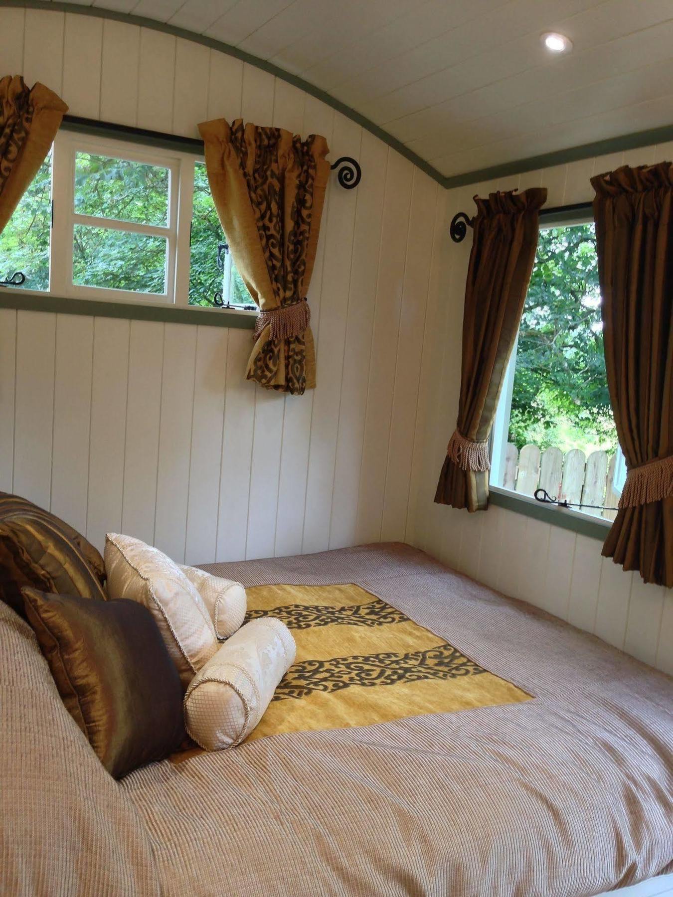 Posh Huts Farmstay Falstone Экстерьер фото